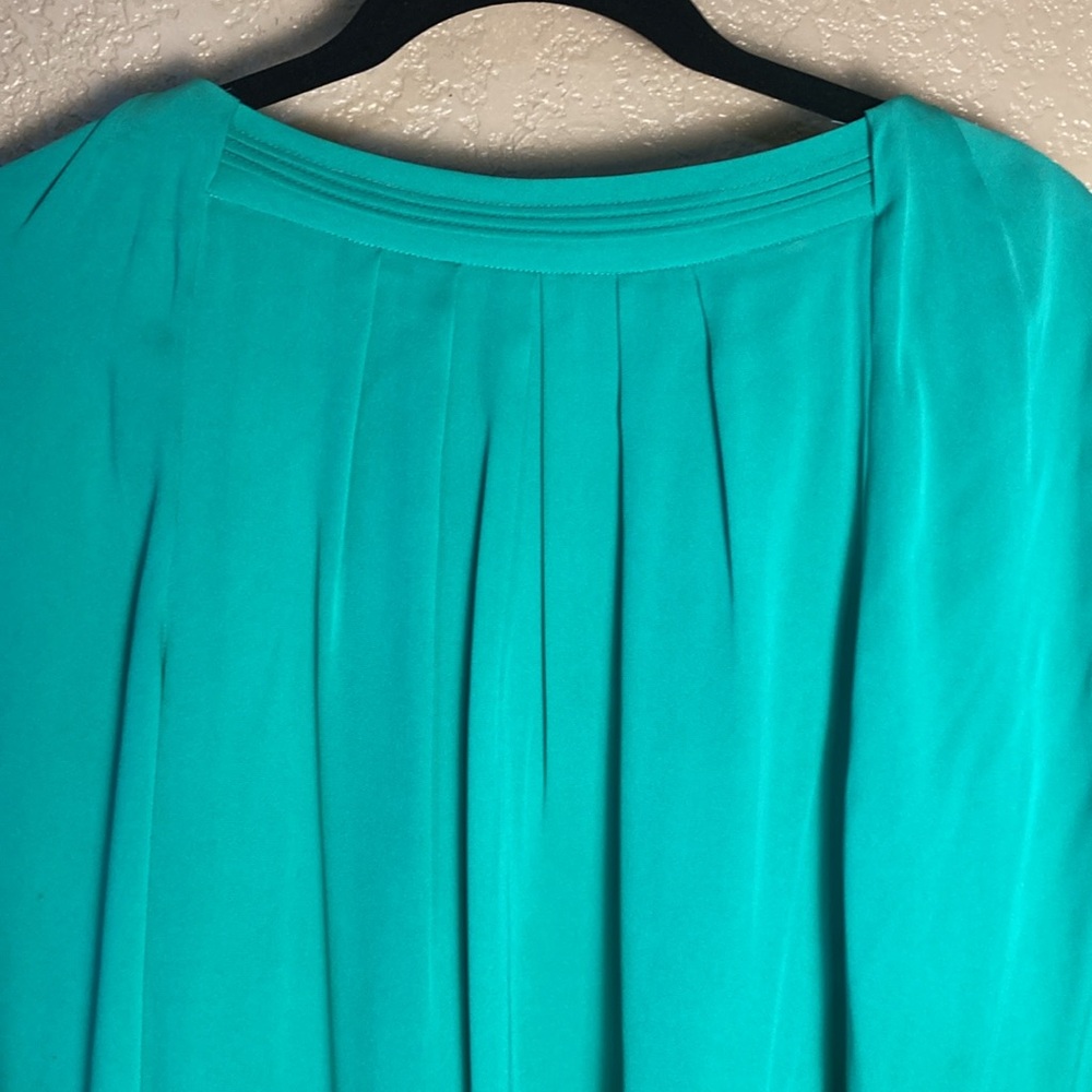Diane von Furstenberg Size 10 Long Sleeve V Neck Green Silk Blouse - Picture 5 of 10